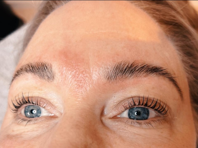 Lash lift og brow lift i Mårslet